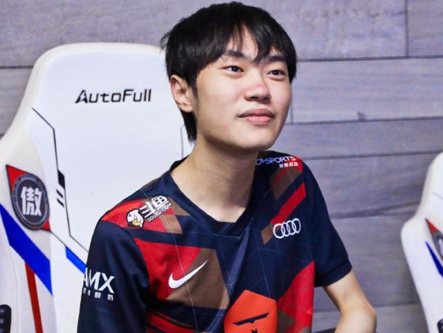 他遭受了巨 他遭受了巨